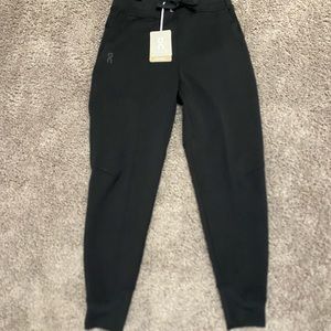 Black On running sweatpants